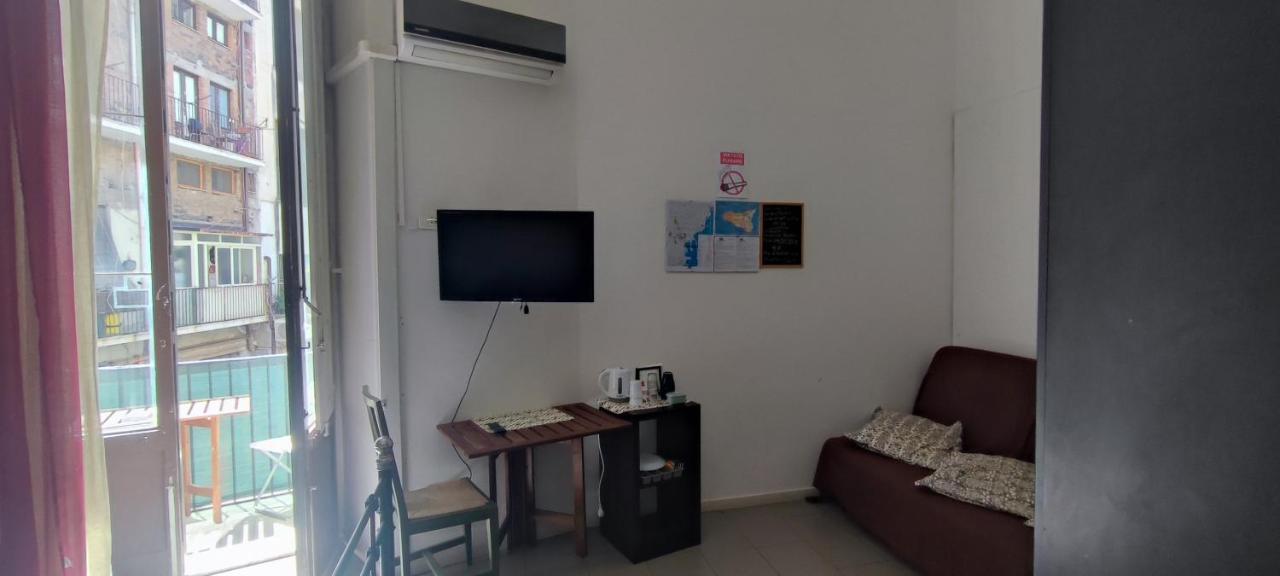 Appartamento Downtown Vicino Al Duomo Aeroporto di Catania Fontana Rossa Esterno foto